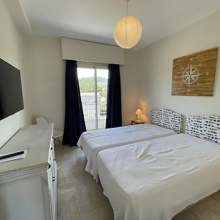 Le Grand Pavois-2 By Interhome *